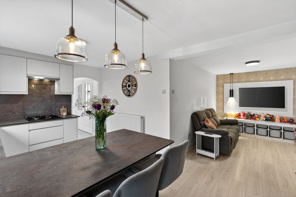 Property photo 2 of 51