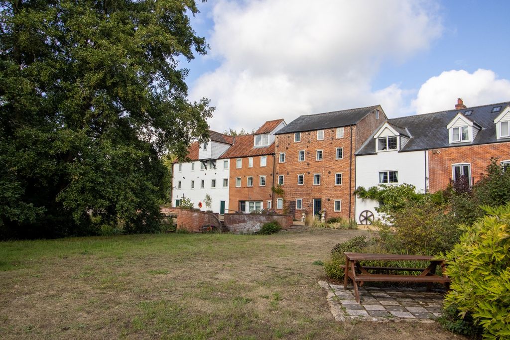 Property photo 1 of 11 5516142