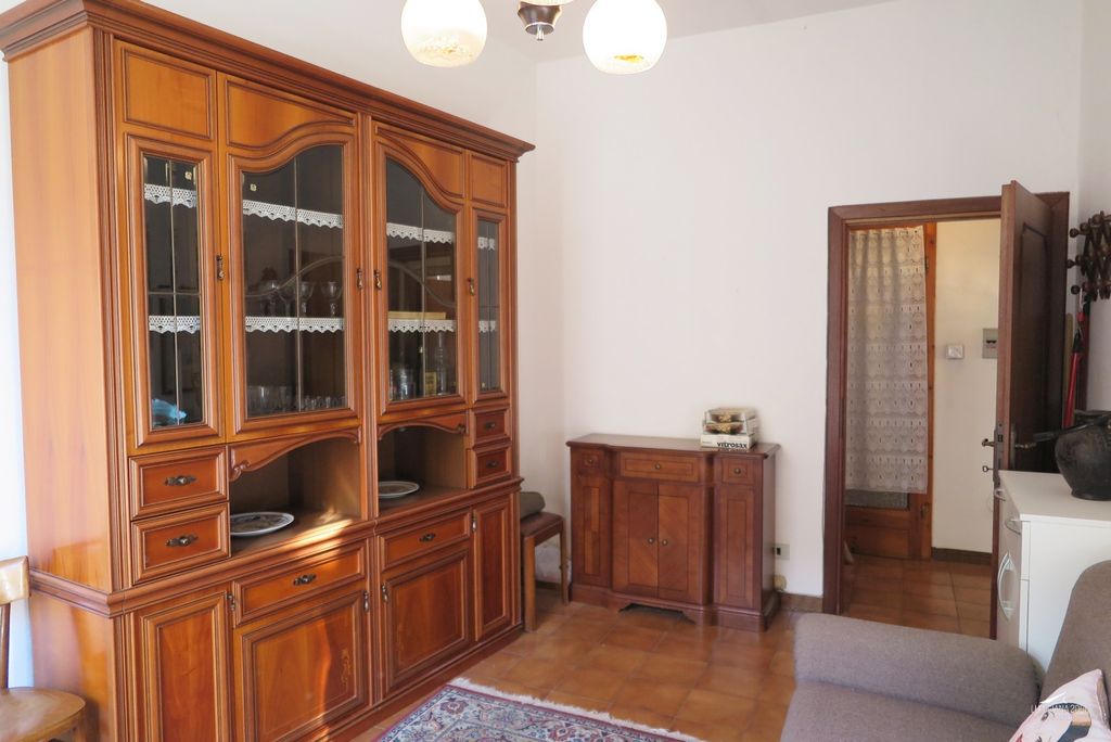 Property photo 2 of 38