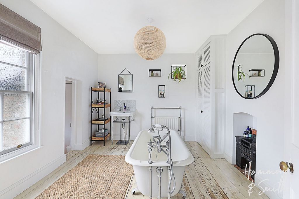 Additional image 4 of 4 bed link detached house for saleChurch Hill, Epping CM16