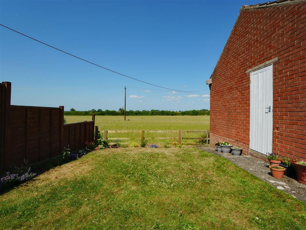 Property photo 2 of 15 External