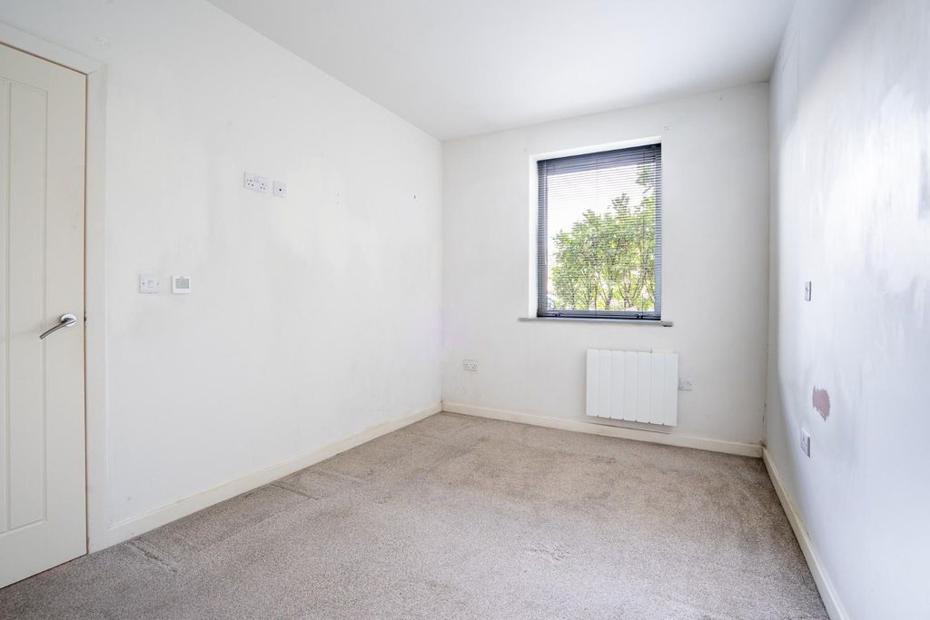 Property photo 3 of 10 Bedroom