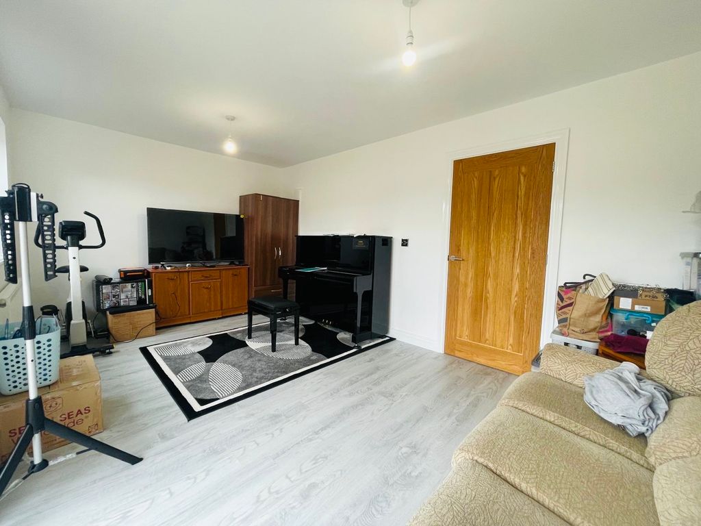 Property photo 2 of 25