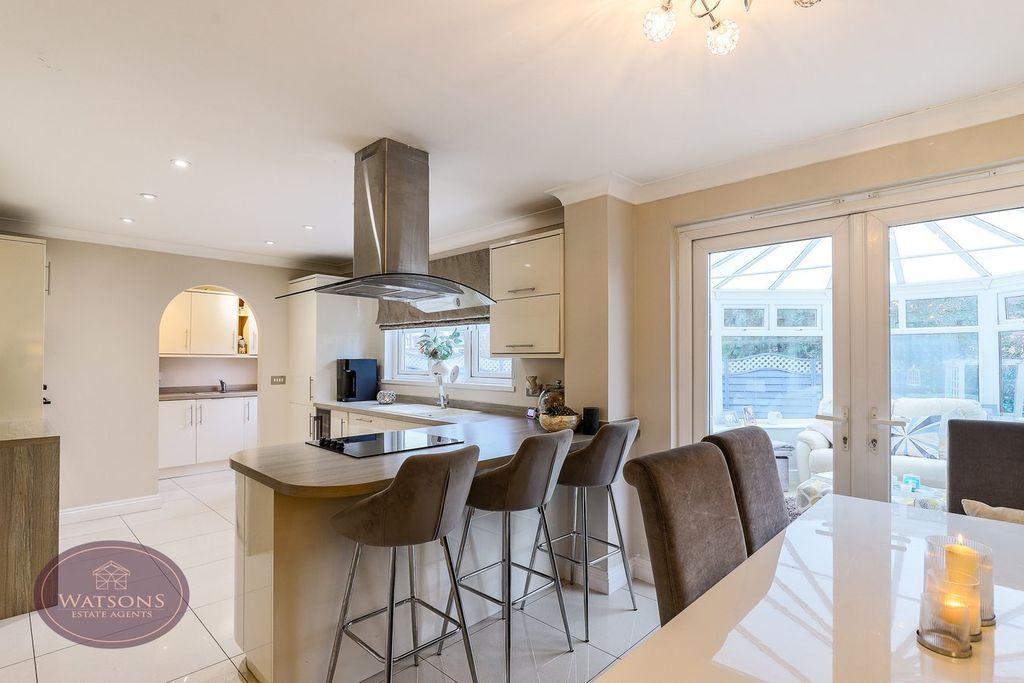 Property photo 2 of 38