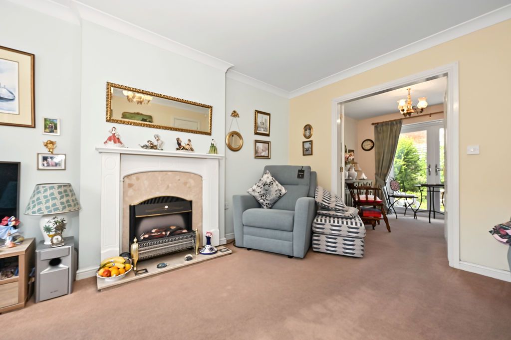 Property photo 2 of 45 Lounge