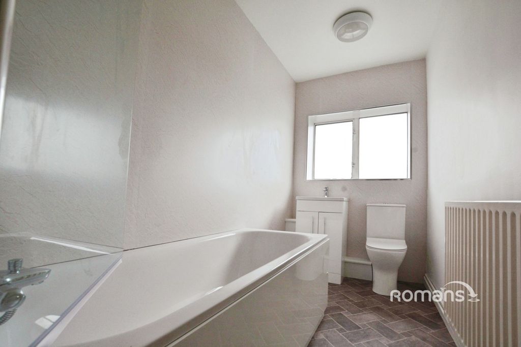 Property photo 3 of 9 Pbox-Img.Jpg