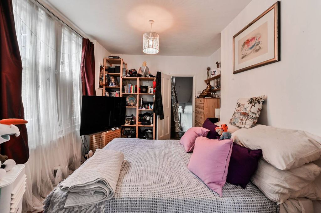 Property photo 2 of 14