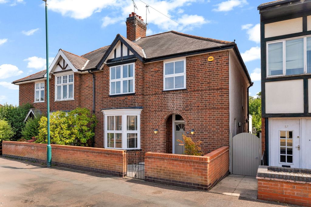 Property photo 1 of 39