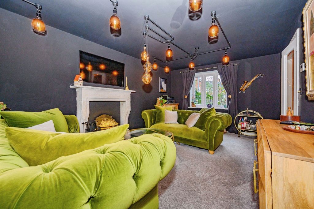 Property photo 2 of 20