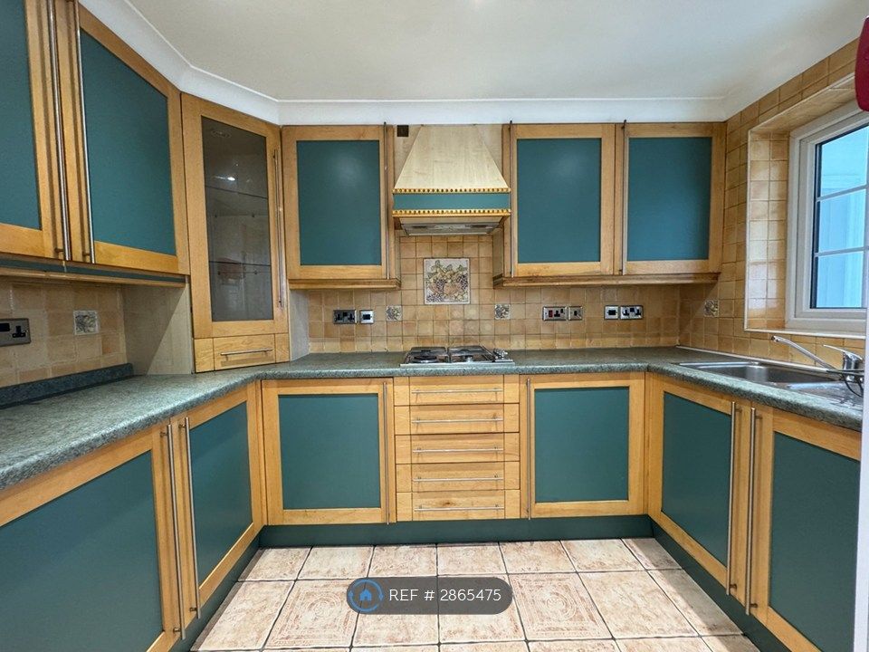 Property photo 2 of 24