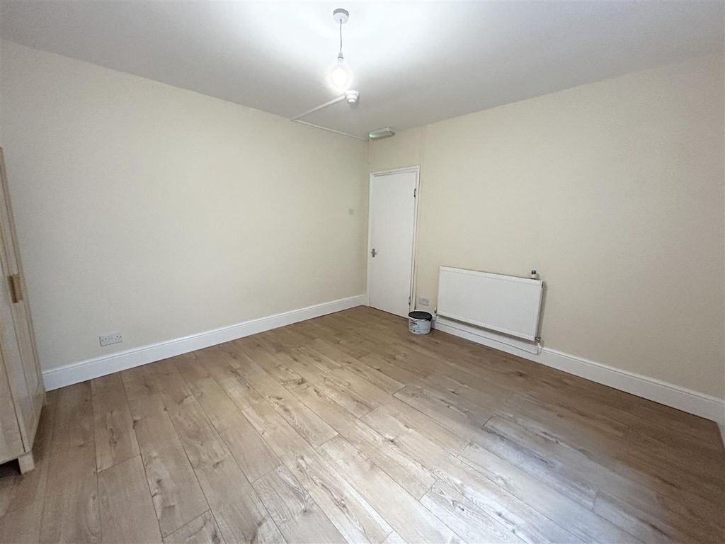 Property photo 3 of 11 Img_2137.Jpg