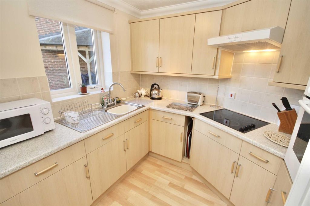 Property photo 2 of 11