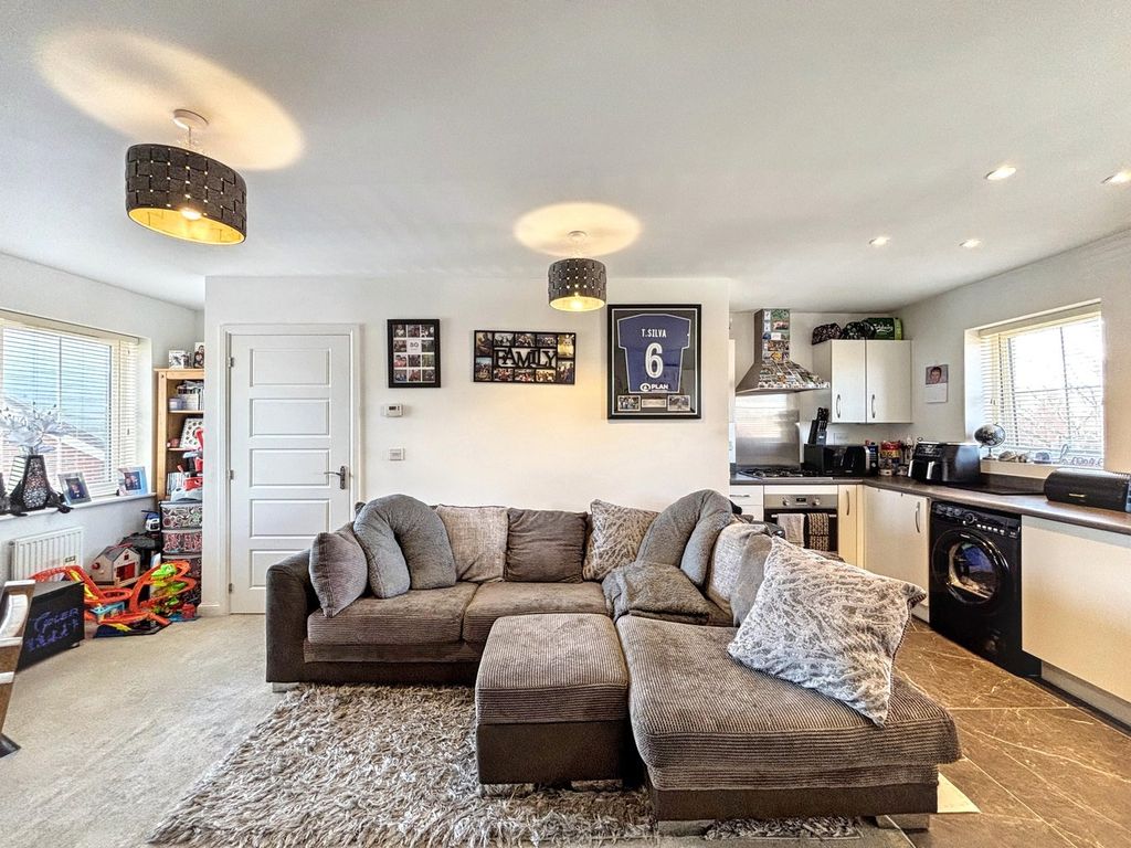 Property photo 2 of 17