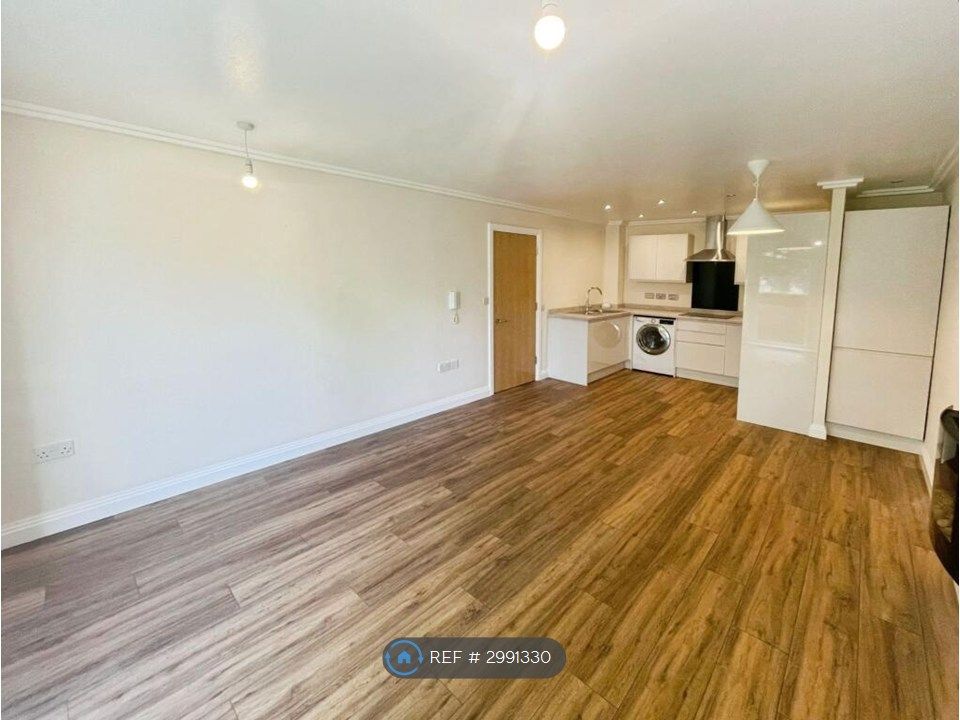 Property photo 2 of 11 Living Kitchen