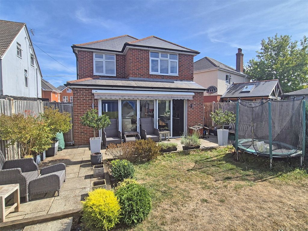 Property photo 2 of 17 Picture No. 03
