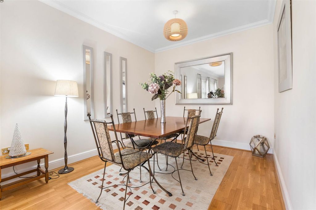 Additional image 5 of 2 bed flat for salePayton Street, Stratford-Upon-Avon CV37