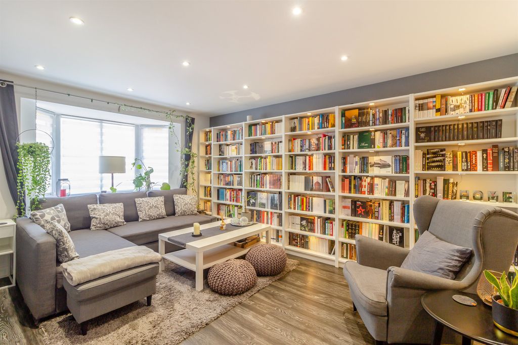 Property photo 3 of 29