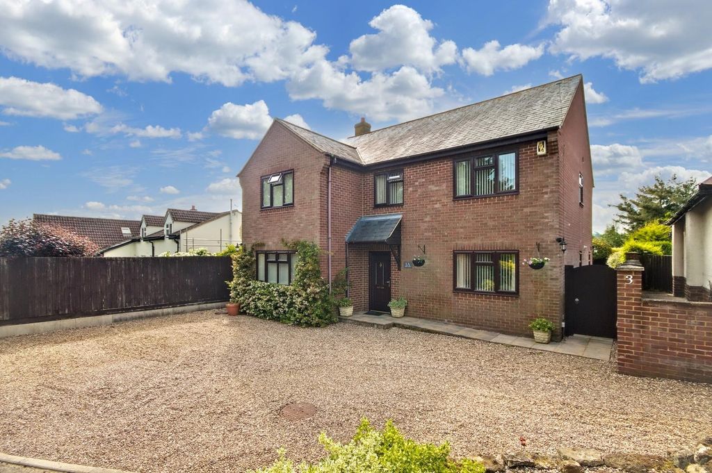 Property photo 2 of 35