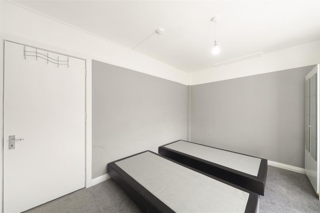 Property photo 3 of 15 Bedroom