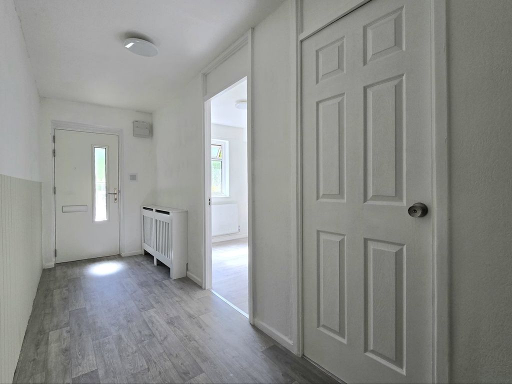 Property photo 3 of 33