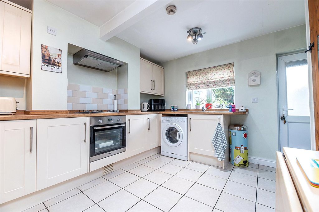 Property photo 2 of 40 Picture No. 09
