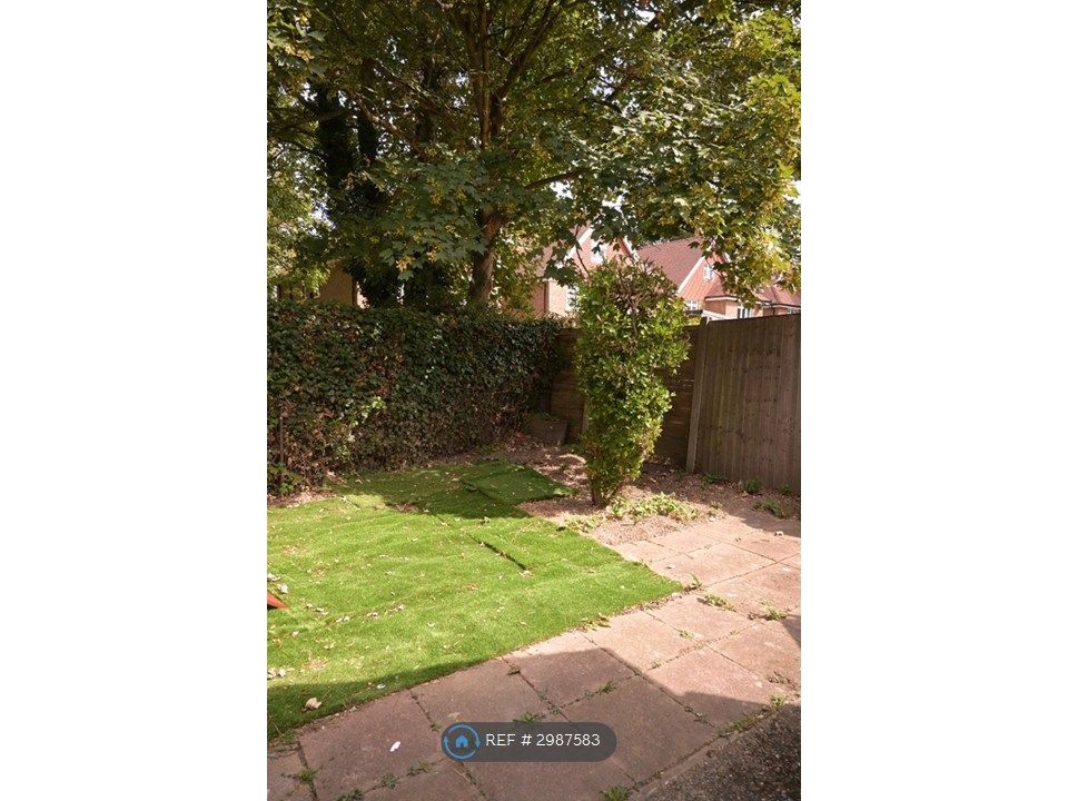 Property photo 2 of 11 Private Garden