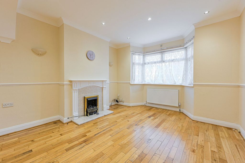 Property photo 1 of 28