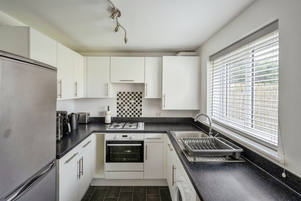 Property photo 3 of 16