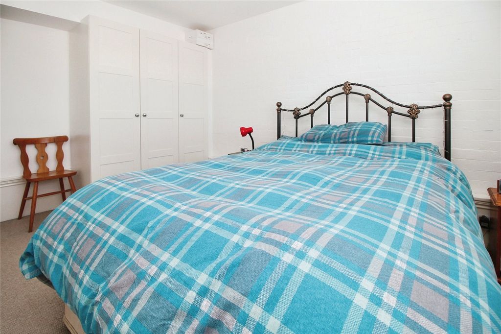 Additional image 8 of 2 bed flat for saleGeneva Place, Bideford, Devon EX39