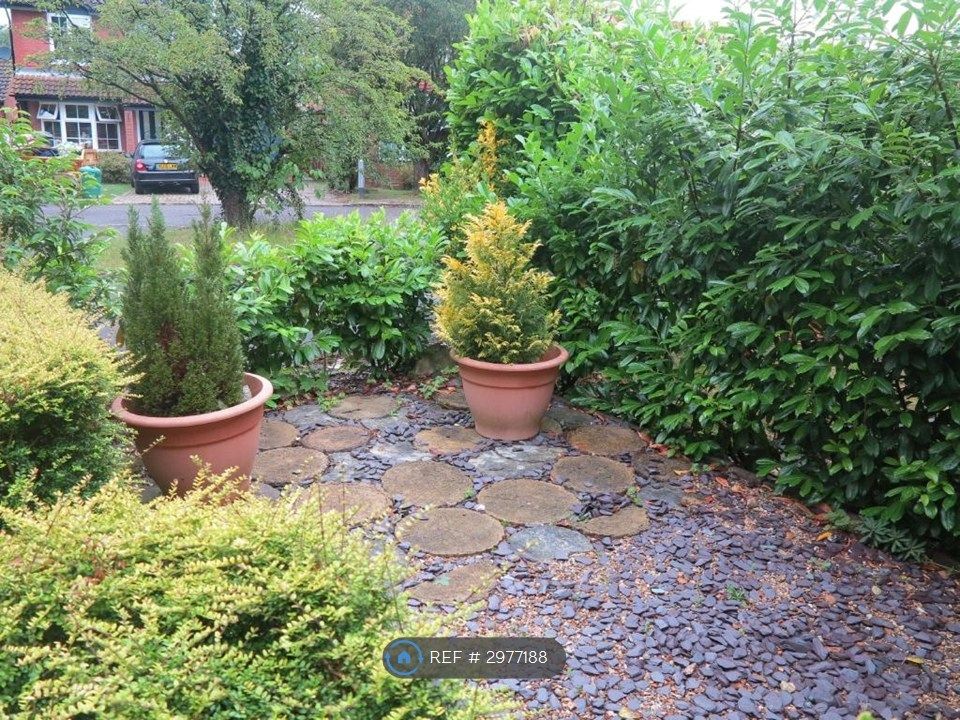 Property photo 2 of 6 Garden