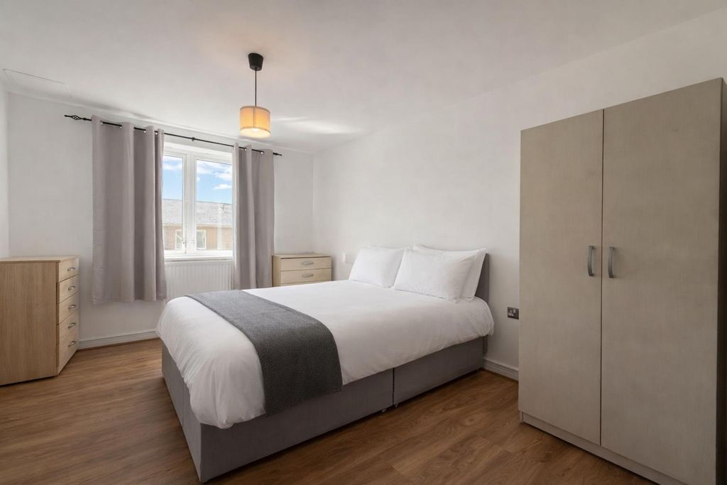 Property photo 2 of 8 Room 2.Png