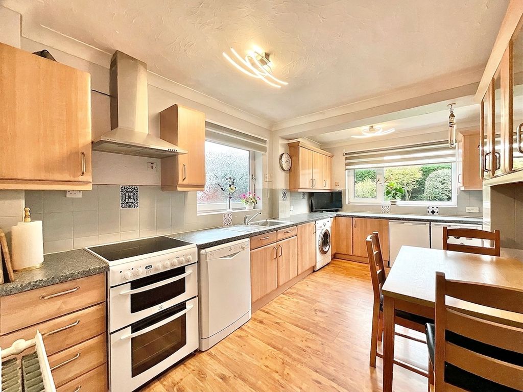 Property photo 2 of 29