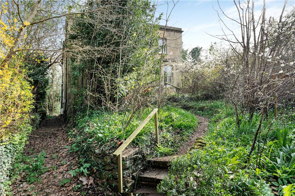 Property photo 2 of 17 Picture 2