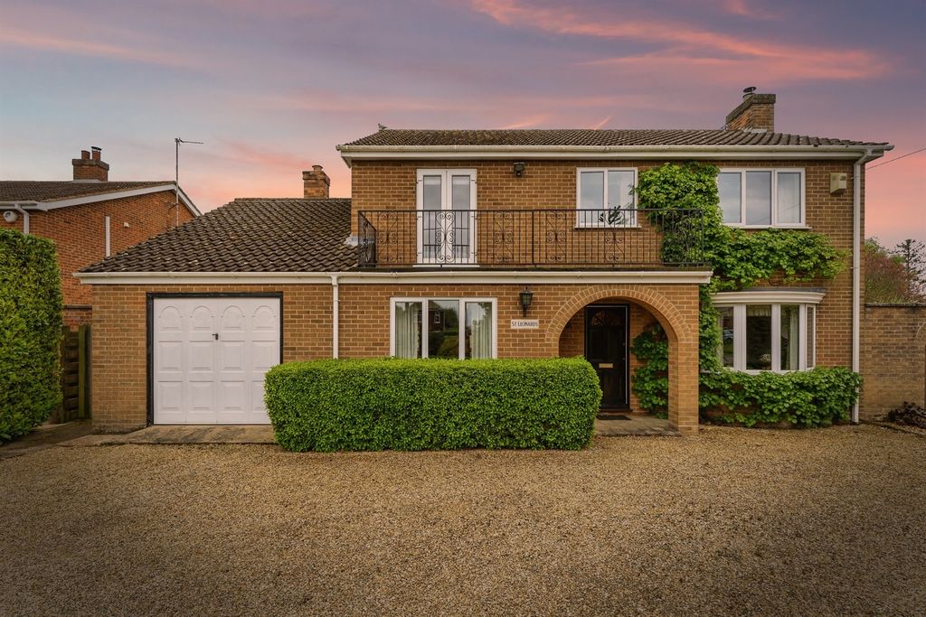 Property photo 1 of 33