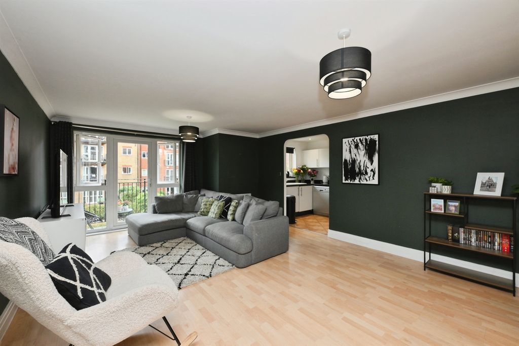 Property photo 2 of 16