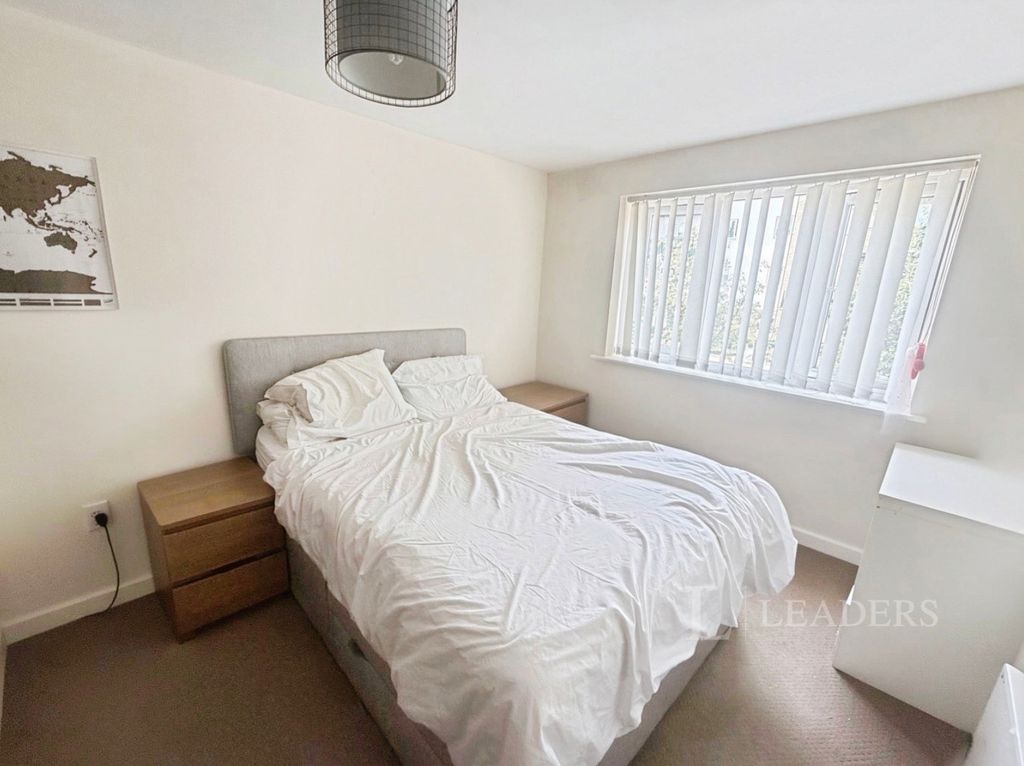Property photo 3 of 6 Pbox-Img.Jpg