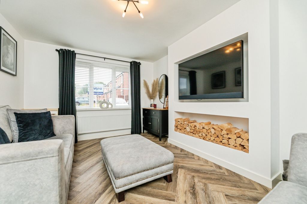 Property photo 3 of 24 2A8A4395