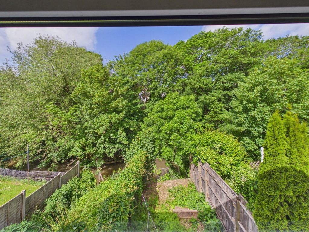 Property photo 3 of 15 Cam01530G0-Pr0440-Still010.Jpg