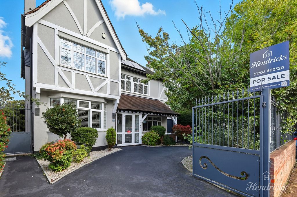 Property photo 1 of 48