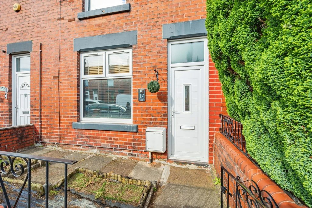 Property photo 1 of 14 External