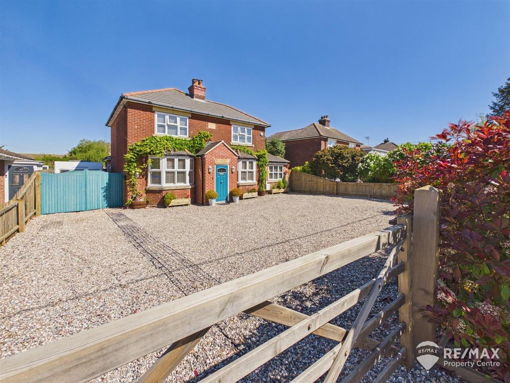 Property photo 1 of 40 Cam02842G0-Pr0360-Still005.Jpg