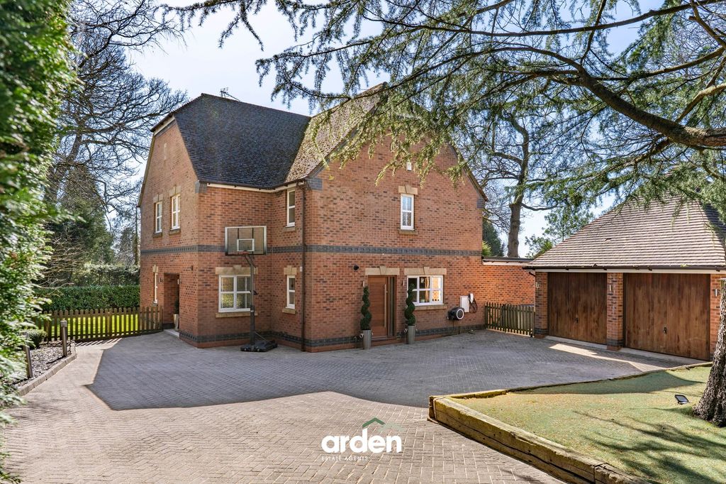 Property photo 1 of 27