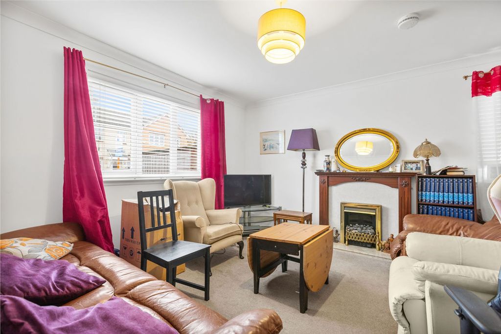 Property photo 3 of 11