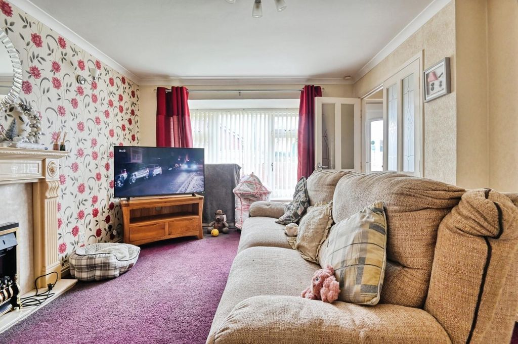 Property photo 2 of 16 3Bee18.Jpg