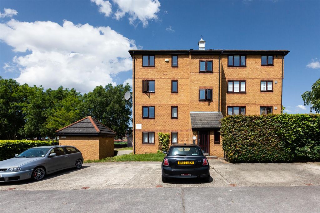 Property photo 1 of 16