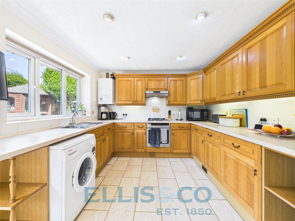 Property photo 2 of 15 Picture No. 19
