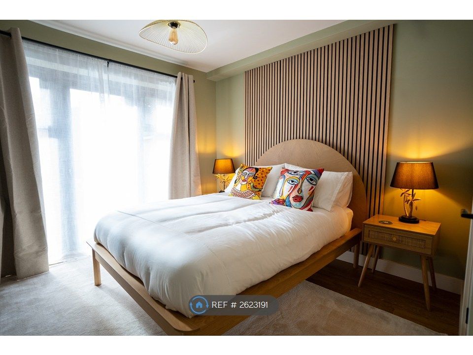 Property photo 1 of 13 Bedroom 2 With En-Suite
