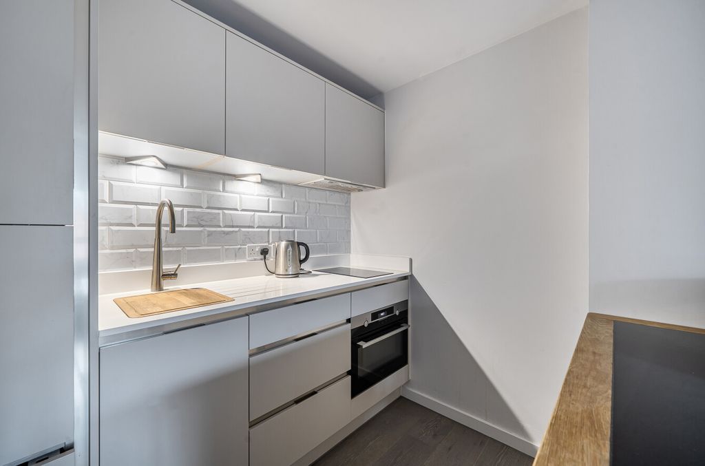 Property photo 3 of 10 1403941-3-6977A27...