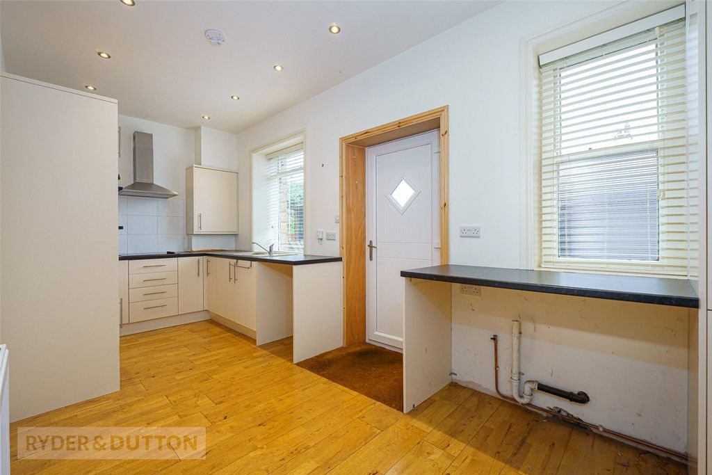 Property photo 3 of 20 Kitchen