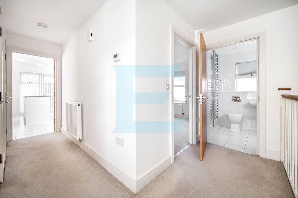 Property photo 2 of 12 Picture No. 13